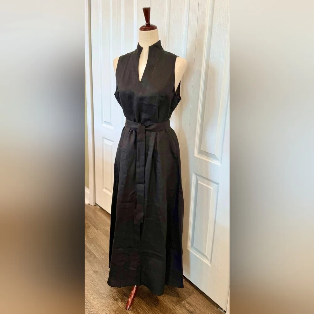 Elegant Black Sleeveless Dress - Picture 1 of 4